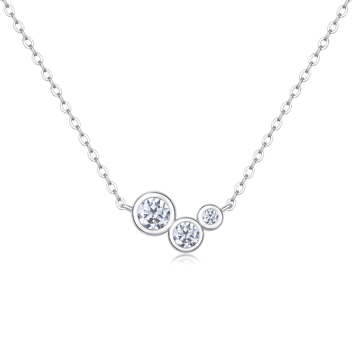 White Dew – Triple Stone Moissanite Sparkle Necklace